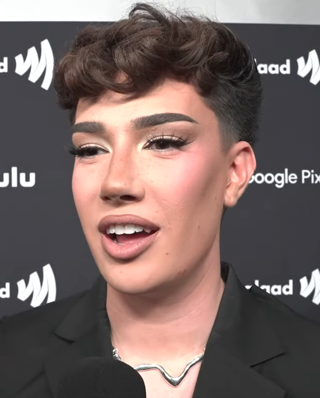 James Charles слив фото