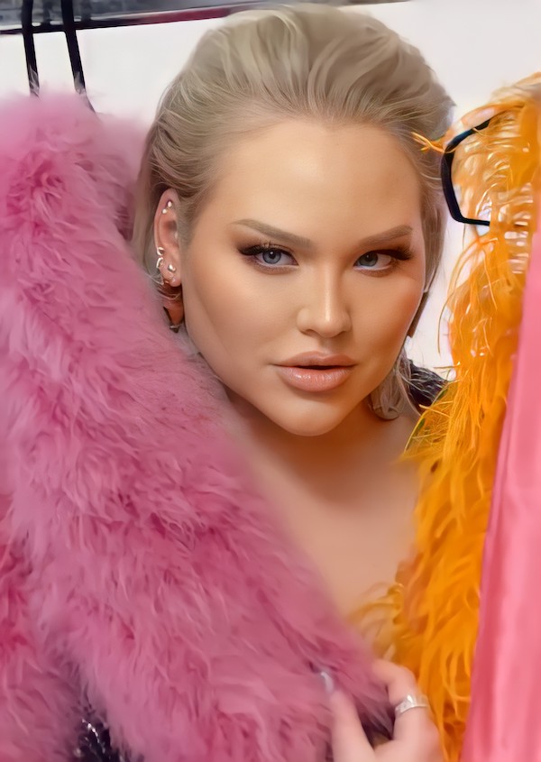NikkieTutorials слив фото