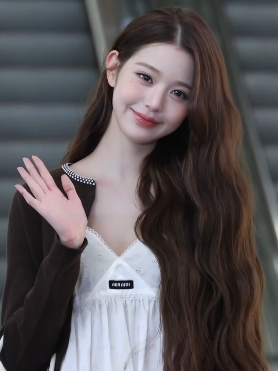 Wonyoung (IVE) — изображение из карточки каталога Slivly