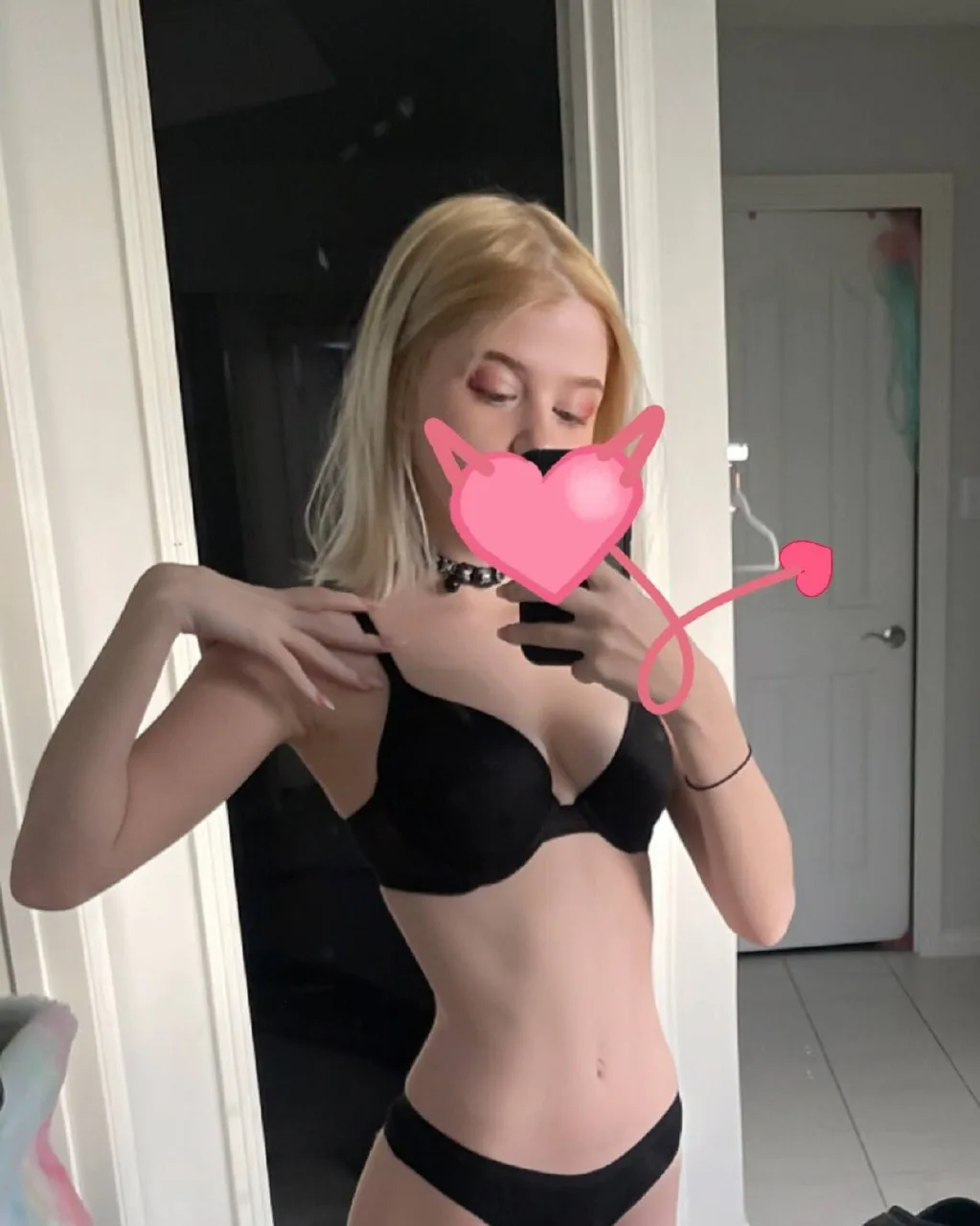 Модель eveestarr18 OnlyFans слив фото 3 OnlyFans 2026