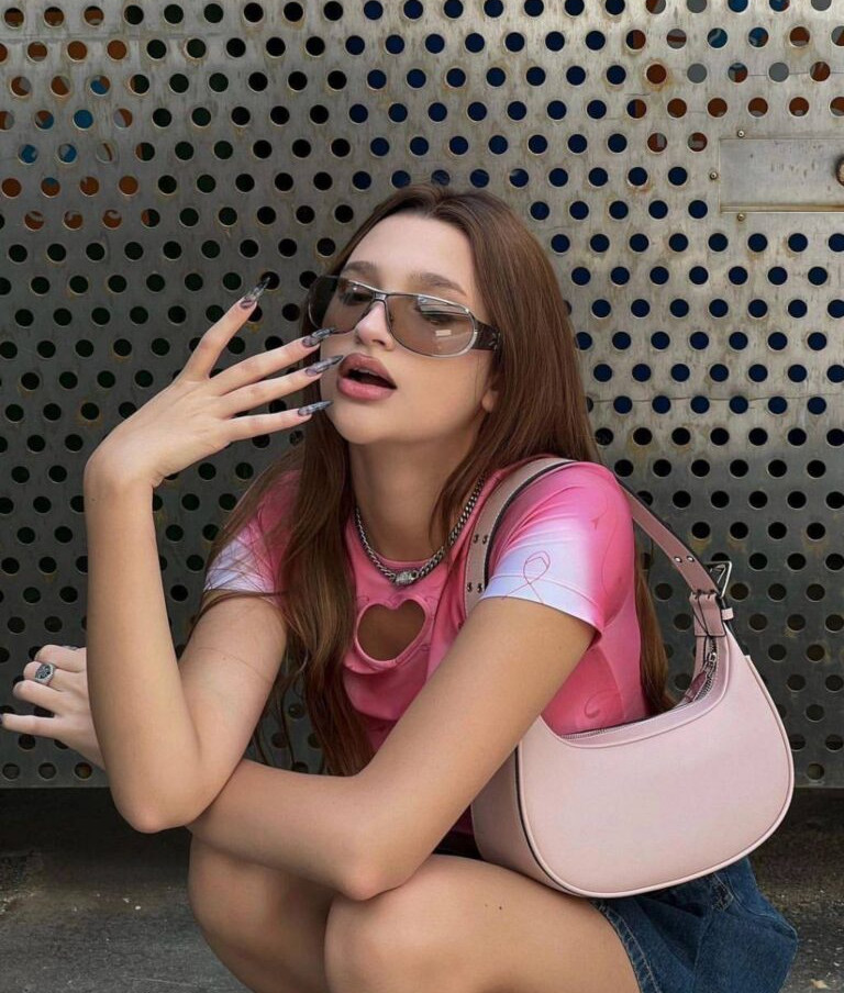 Лиза Анохина OnlyFans фото