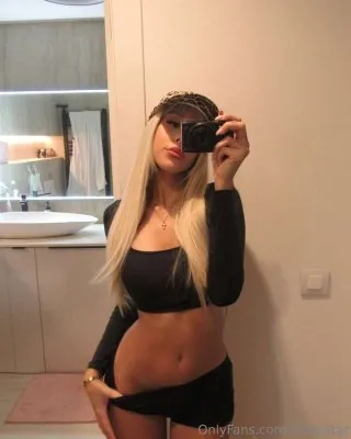 Bellastar OnlyFans фото