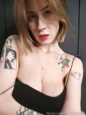 Christymemeow OnlyFans фото