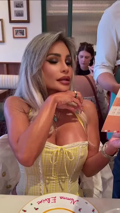 Connie Elizabeth OnlyFans слив фото 2 OnlyFans 2026
