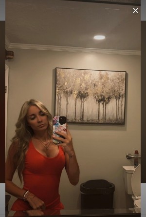 Ellie Bellyy OnlyFans слив фото 2 OnlyFans 2026