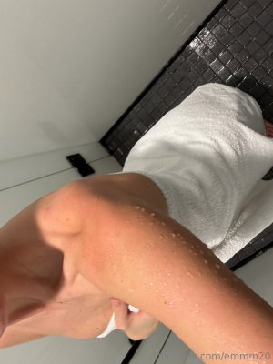 Emily Levy OnlyFans фото