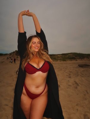 Erinmhk OnlyFans фото