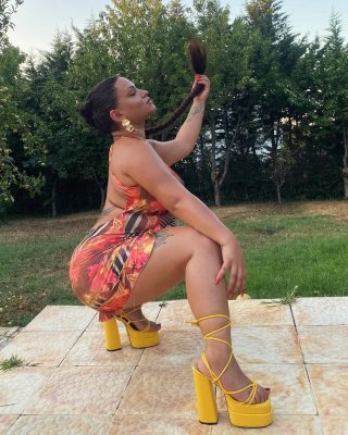 Gamze Inan OnlyFans фото