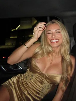Georgia Hassarati OnlyFans слив фото 10 С большой попой 2026