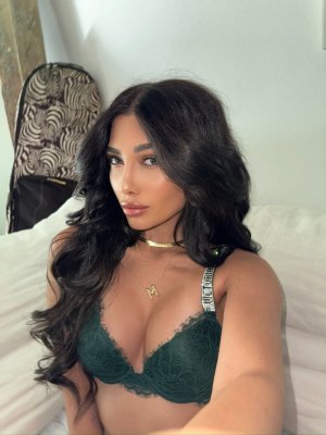 Gigi Papasavvas OnlyFans слив фото 10 С большой попой 2026