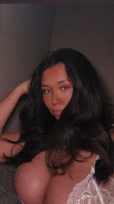 Helloimtaratara OnlyFans фото