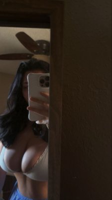 Helloimtaratara OnlyFans фото