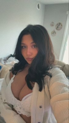 Helloimtaratara OnlyFans фото