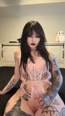 Hotgothmilf OnlyFans фото