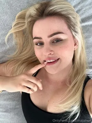 Majaholf OnlyFans слив фото 12 OnlyFans 2026