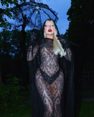 Naomi Jon OnlyFans фото