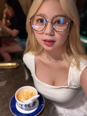 Qianqianwan96 OnlyFans фото