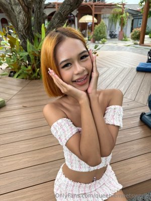 Queenie 18 OnlyFans фото