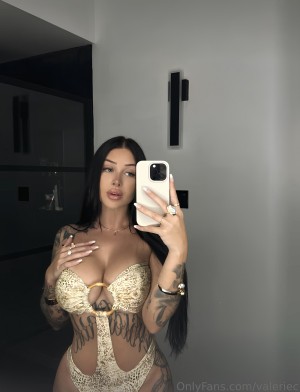 Valerie Cossette OnlyFans фото