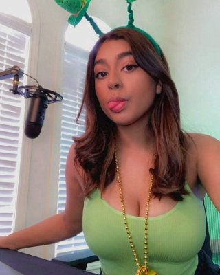 Yasminewithaz OnlyFans слив фото 10 OnlyFans 2026