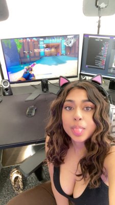 Yasminewithaz OnlyFans слив фото 24 OnlyFans 2026