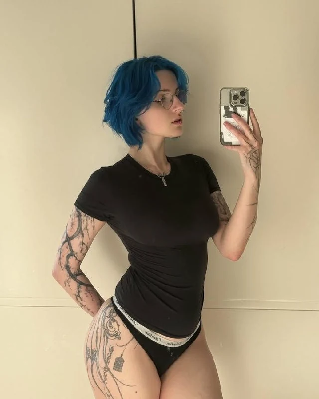 Lyra Crow / lyracr0w0