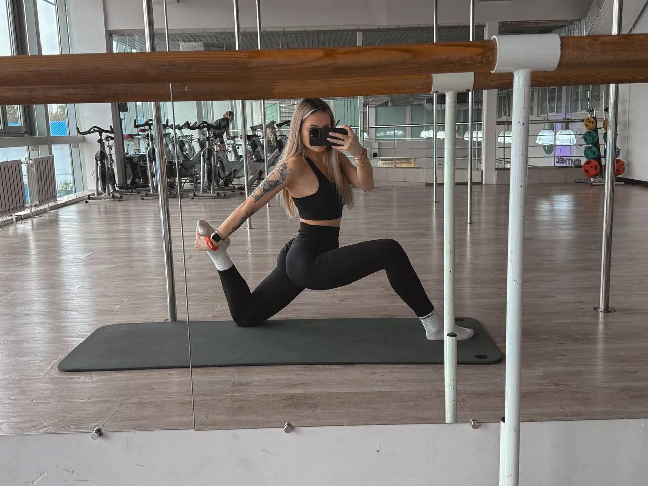 Сочная медсестра урологии фоталась г0лoй прямо в кабинете OnlyFans слив фото 6 Медсёстры 2026