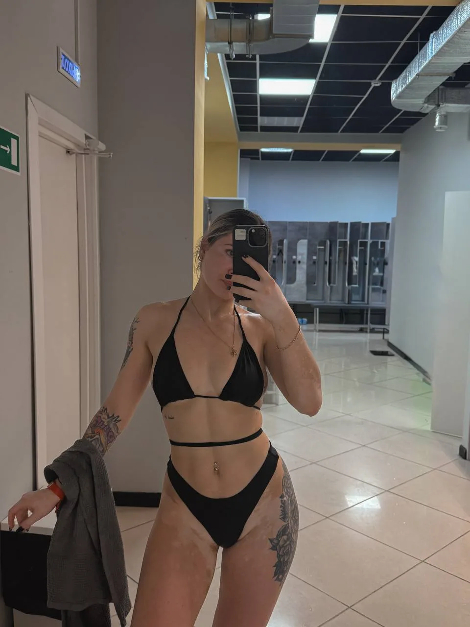 Сочная медсестра урологии фоталась г0лoй прямо в кабинете OnlyFans слив фото 10 Медсёстры 2026