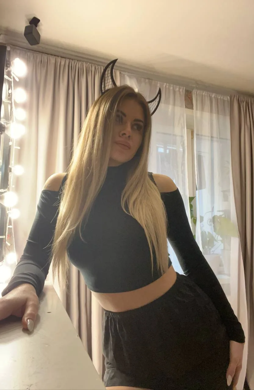 Сочная медсестра урологии фоталась г0лoй прямо в кабинете OnlyFans слив фото 17 Медсёстры 2026