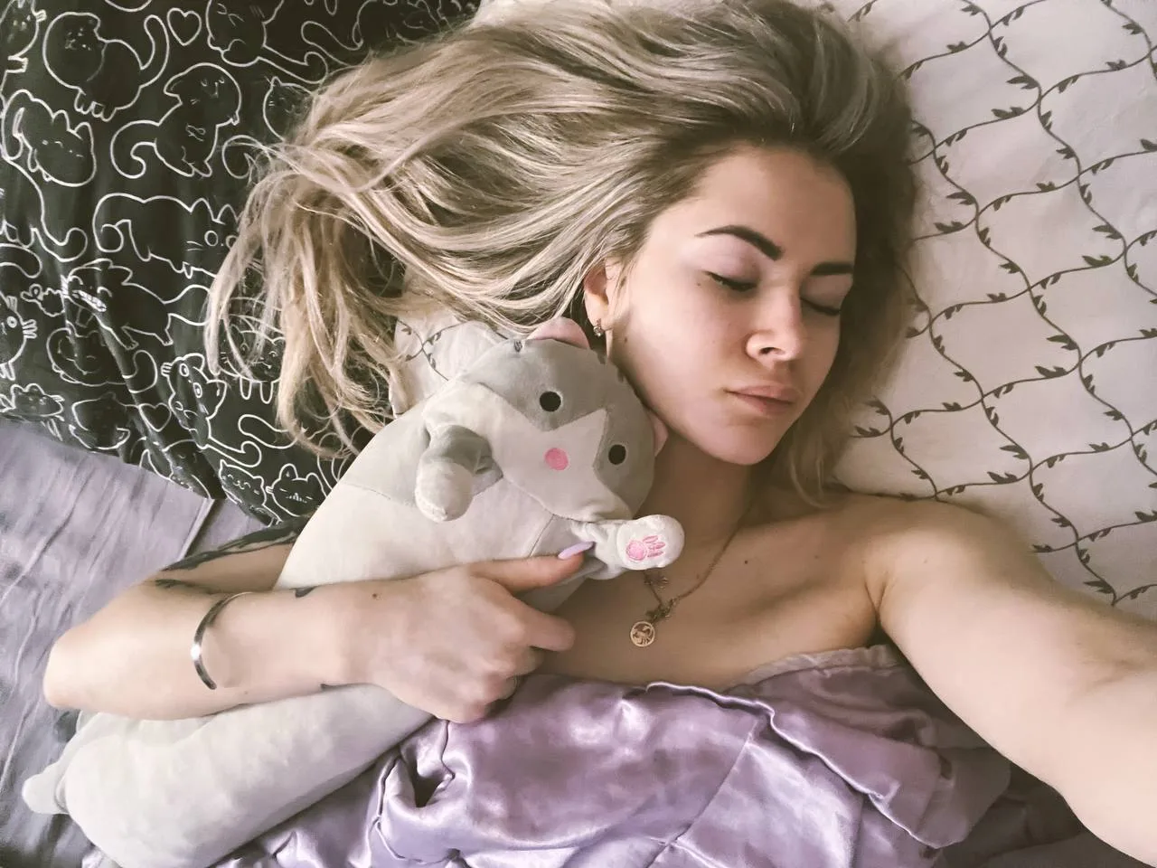 Сочная медсестра урологии фоталась г0лoй прямо в кабинете OnlyFans слив фото 40 Медсёстры 2026