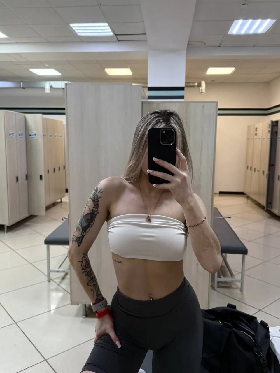 Сочная медсестра урологии фоталась г0лoй прямо в кабинете OnlyFans слив фото 52 Медсёстры 2026