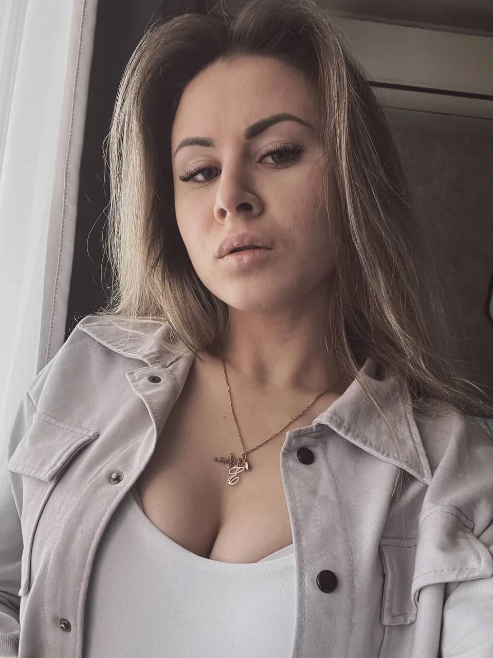 Сочная медсестра урологии фоталась г0лoй прямо в кабинете OnlyFans фото