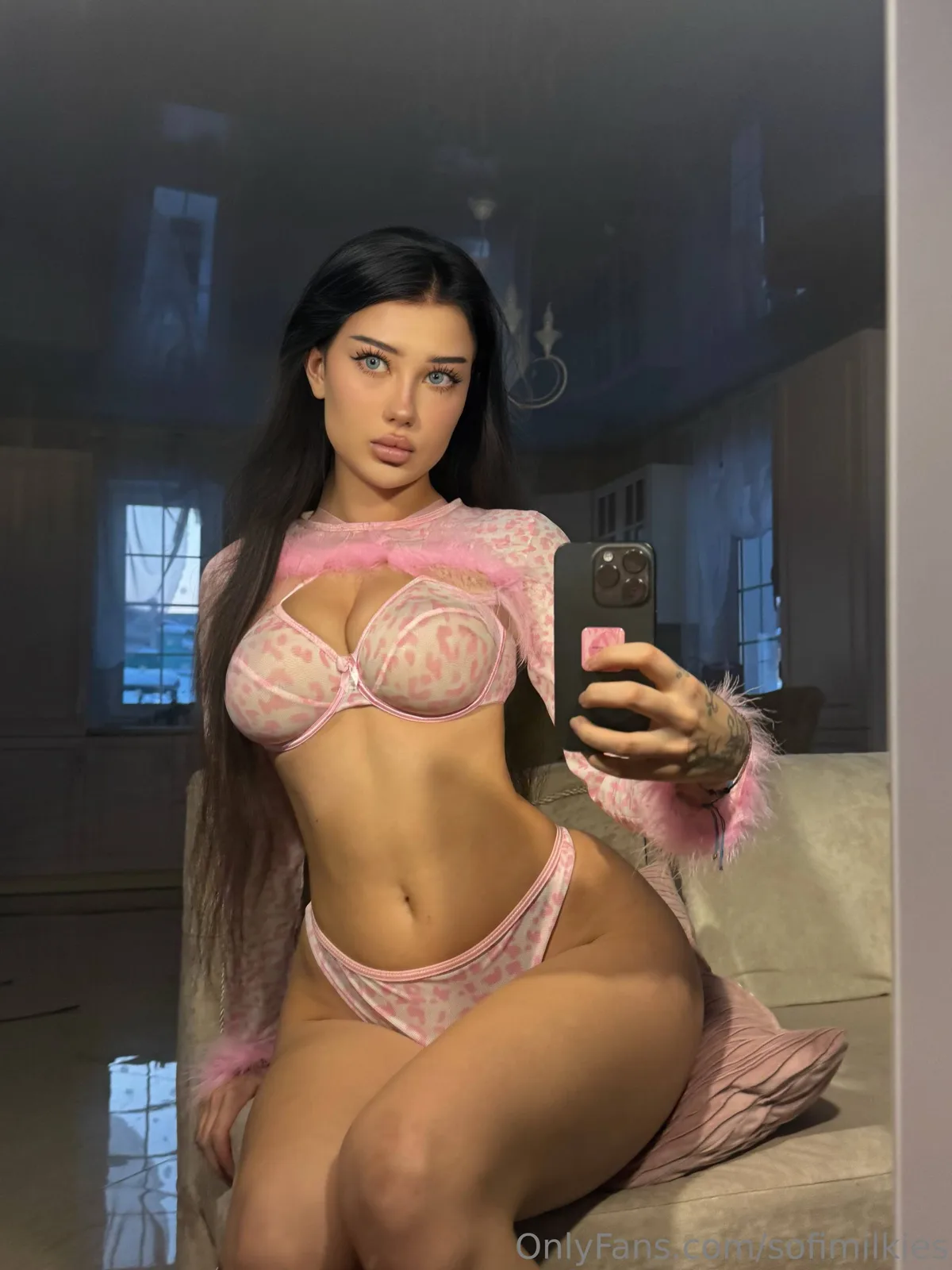 Тиктокерша Sofimoonlight OnlyFans фото