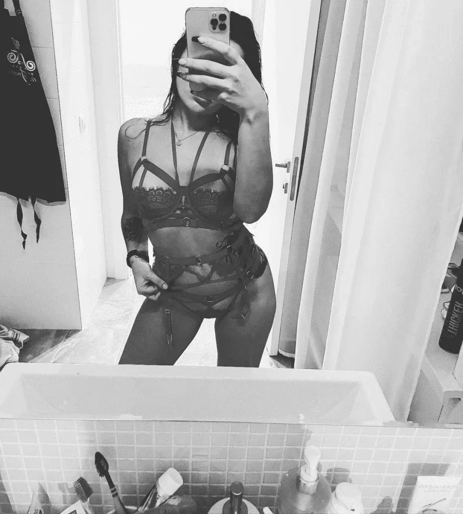 Ева Карицкая OnlyFans фото