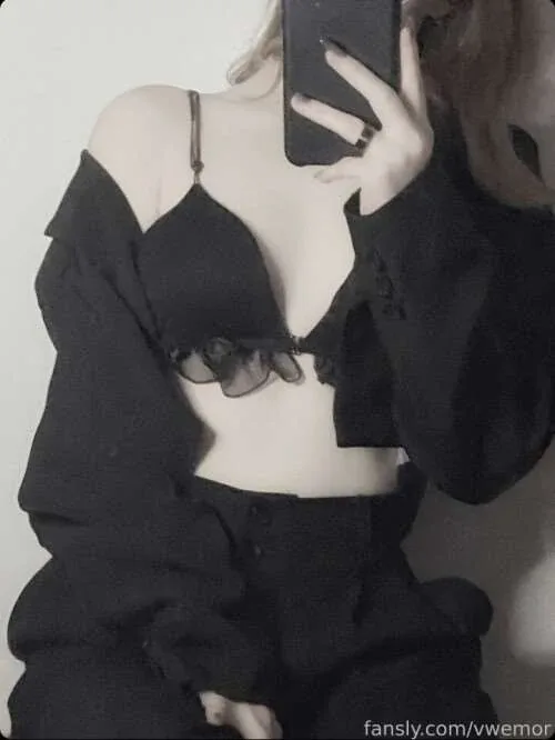 Kewweol OnlyFans фото