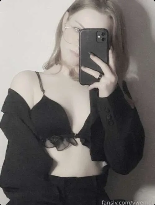 Kewweol OnlyFans фото