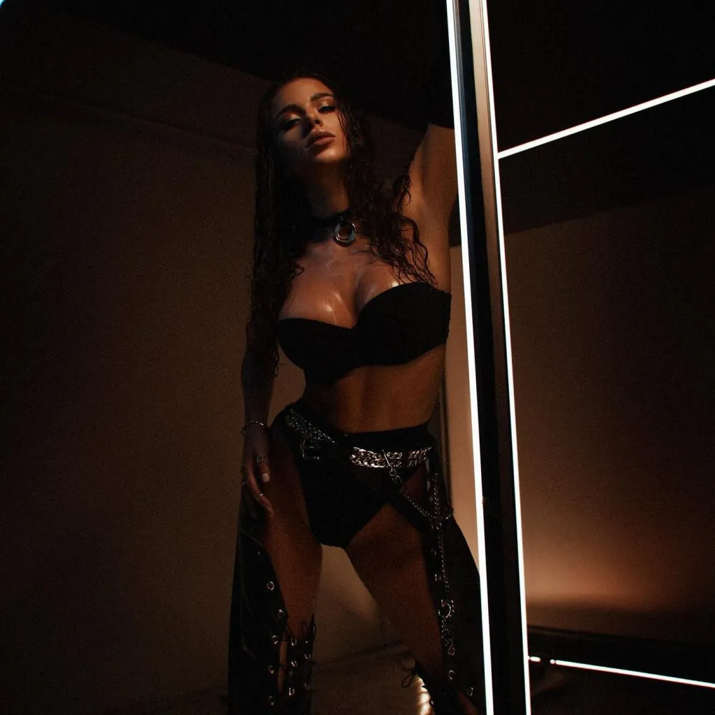 Слив Адель Вейгель OnlyFans фото