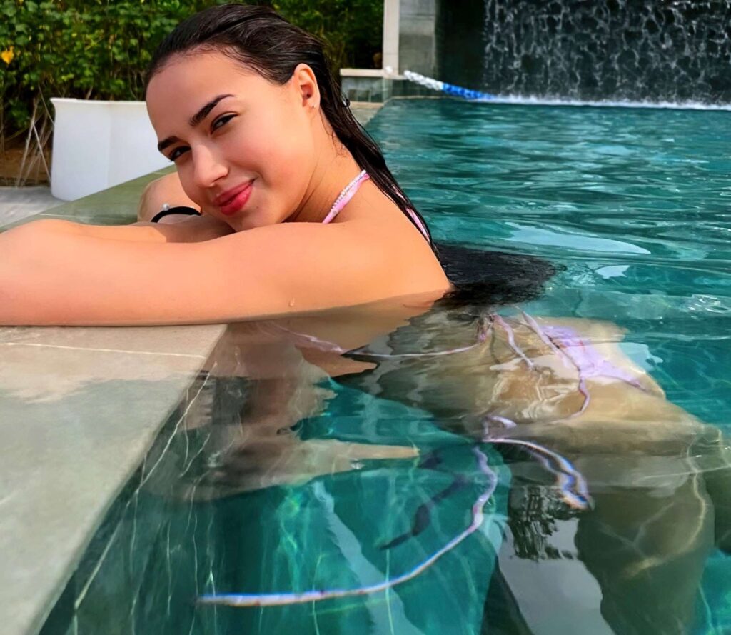 Слив Алина Загитова OnlyFans фото