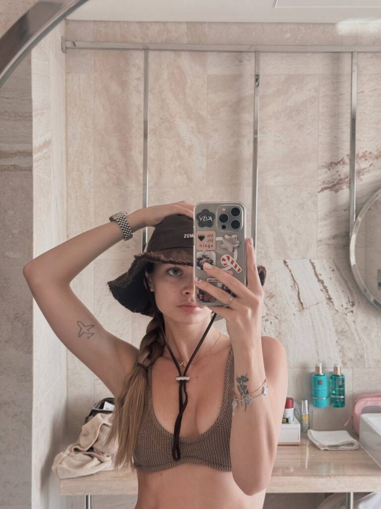 Слив Аня Ищук OnlyFans фото