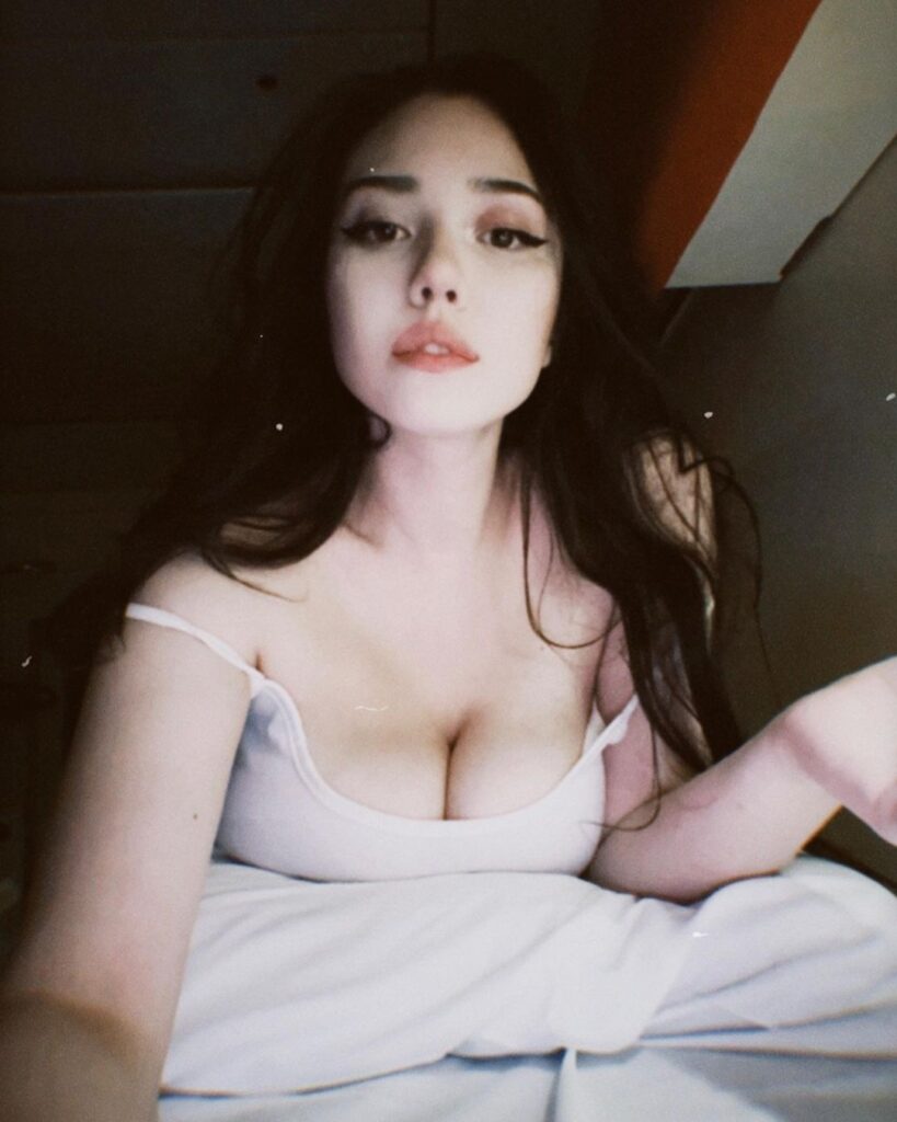 Слив Арина Буланова (Dead Blonde) OnlyFans фото