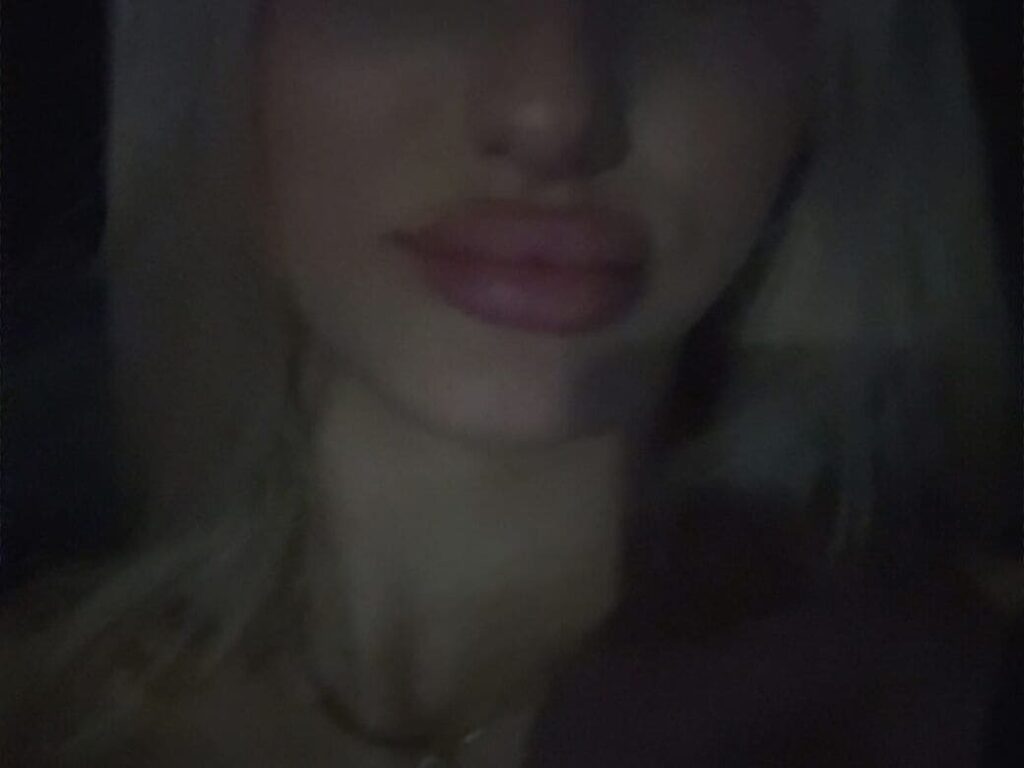 Слив Арина Савастру OnlyFans фото