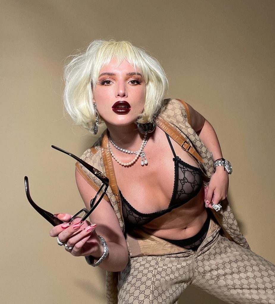 Слив Белла Торн OnlyFans фото