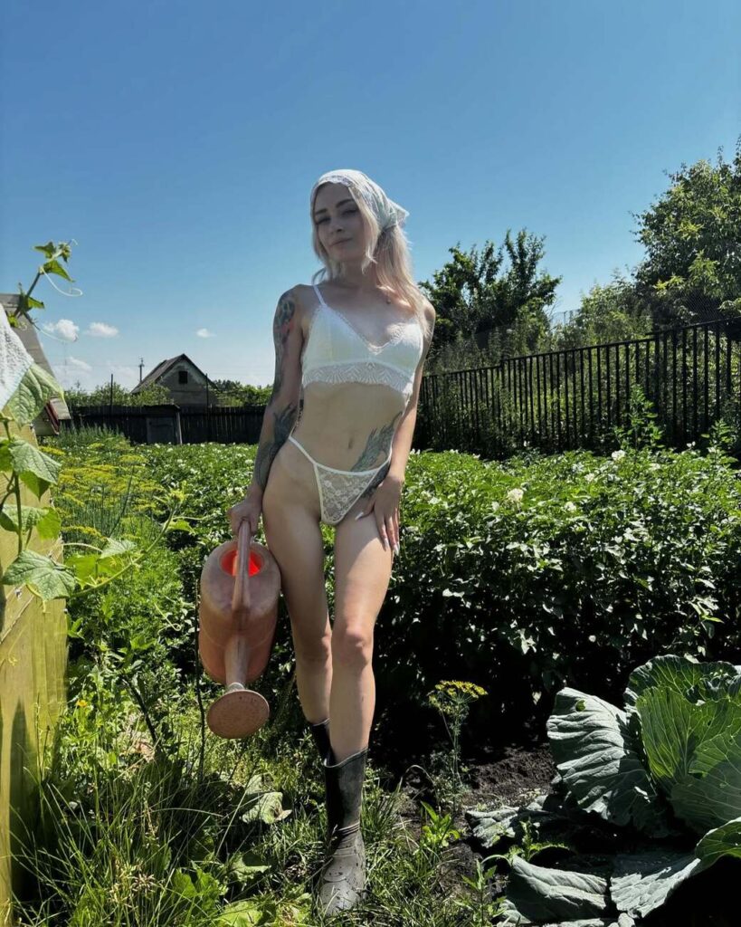 Слив Belleniko OnlyFans фото