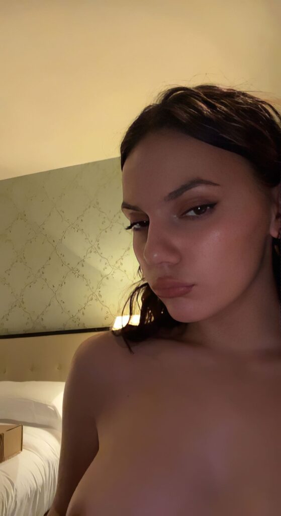 Слив Дафни Кин OnlyFans слив фото 4 Актрисы 2026