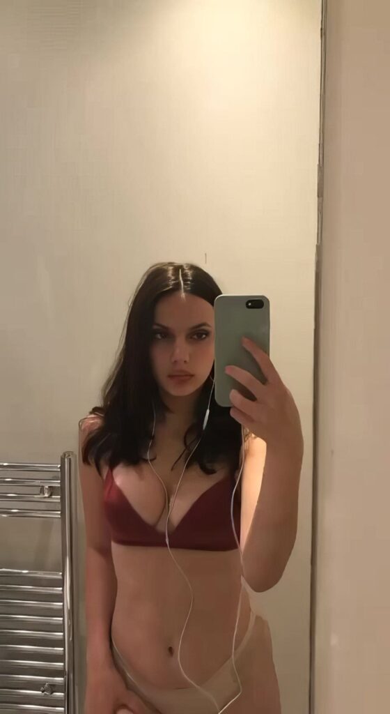 Слив Дафни Кин OnlyFans слив фото 21 Актрисы 2026