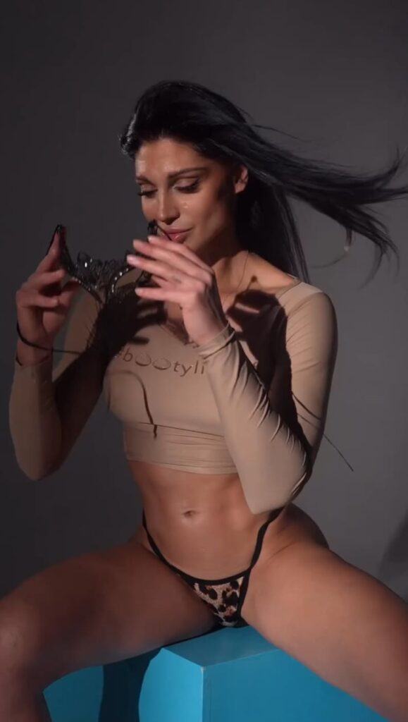 Слив Дарья Наваррская OnlyFans фото