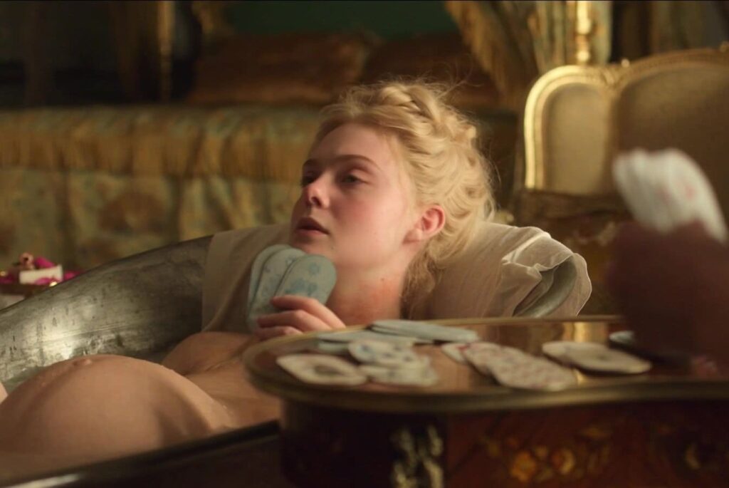 Слив Эль Фаннинг (Elle Fanning) OnlyFans фото