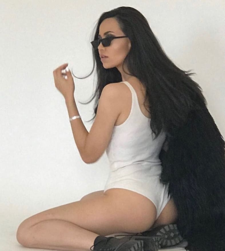 Слив Эмелевская OnlyFans фото