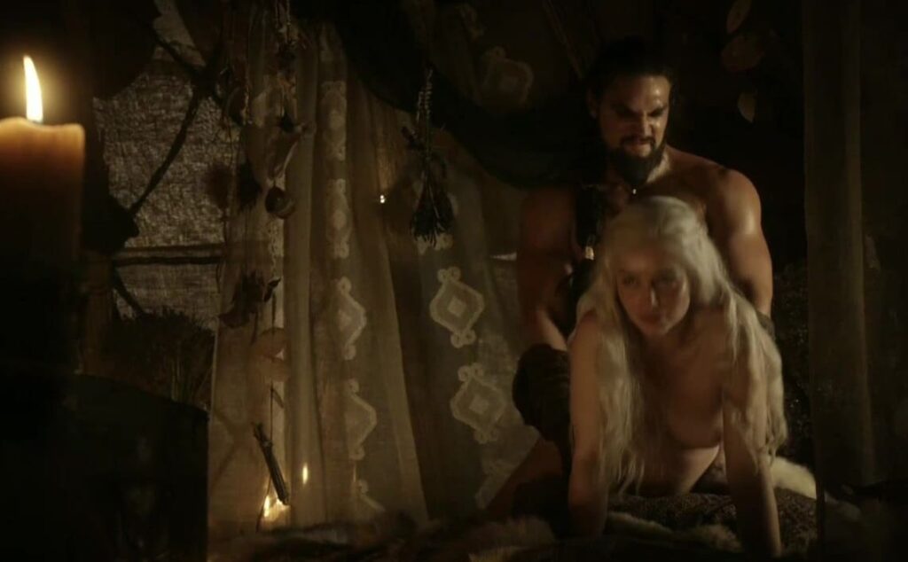 Слив Эмилия Кларк (Emilia Clarke) OnlyFans фото
