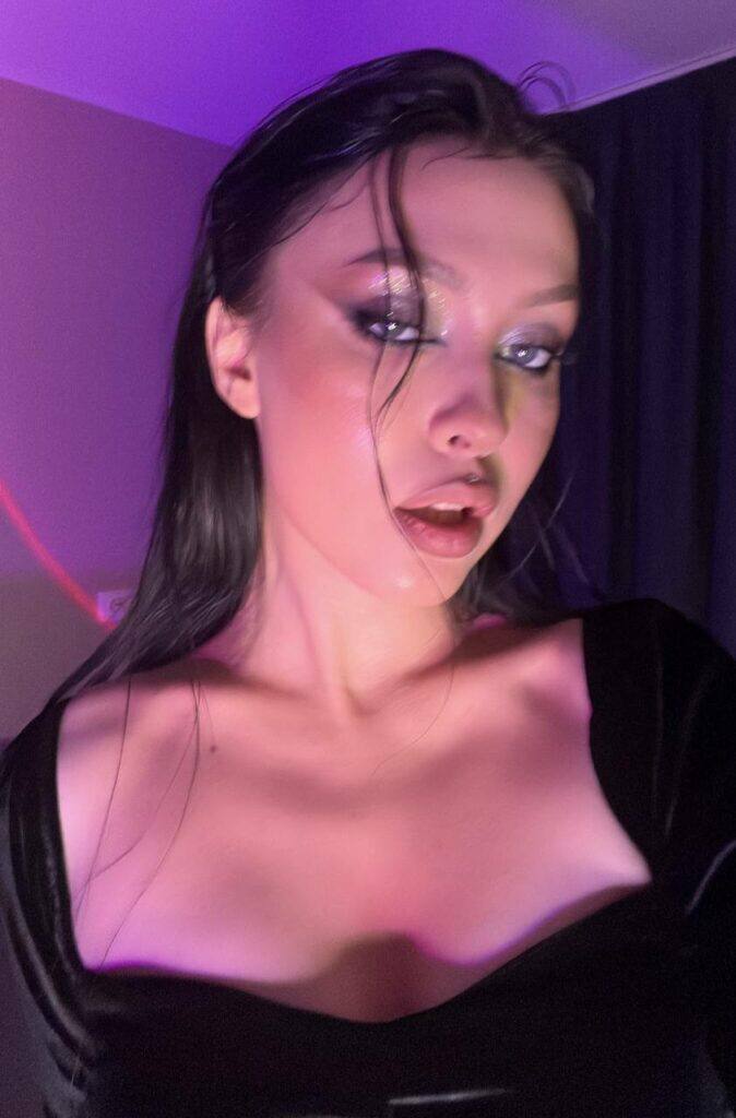 Слив Girlwalkingonfire (Юлия Юрасова) OnlyFans слив фото 11 Блогерши 2026
